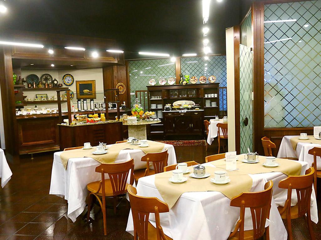Village Hotel ポンタ・グロッサ エクステリア 写真