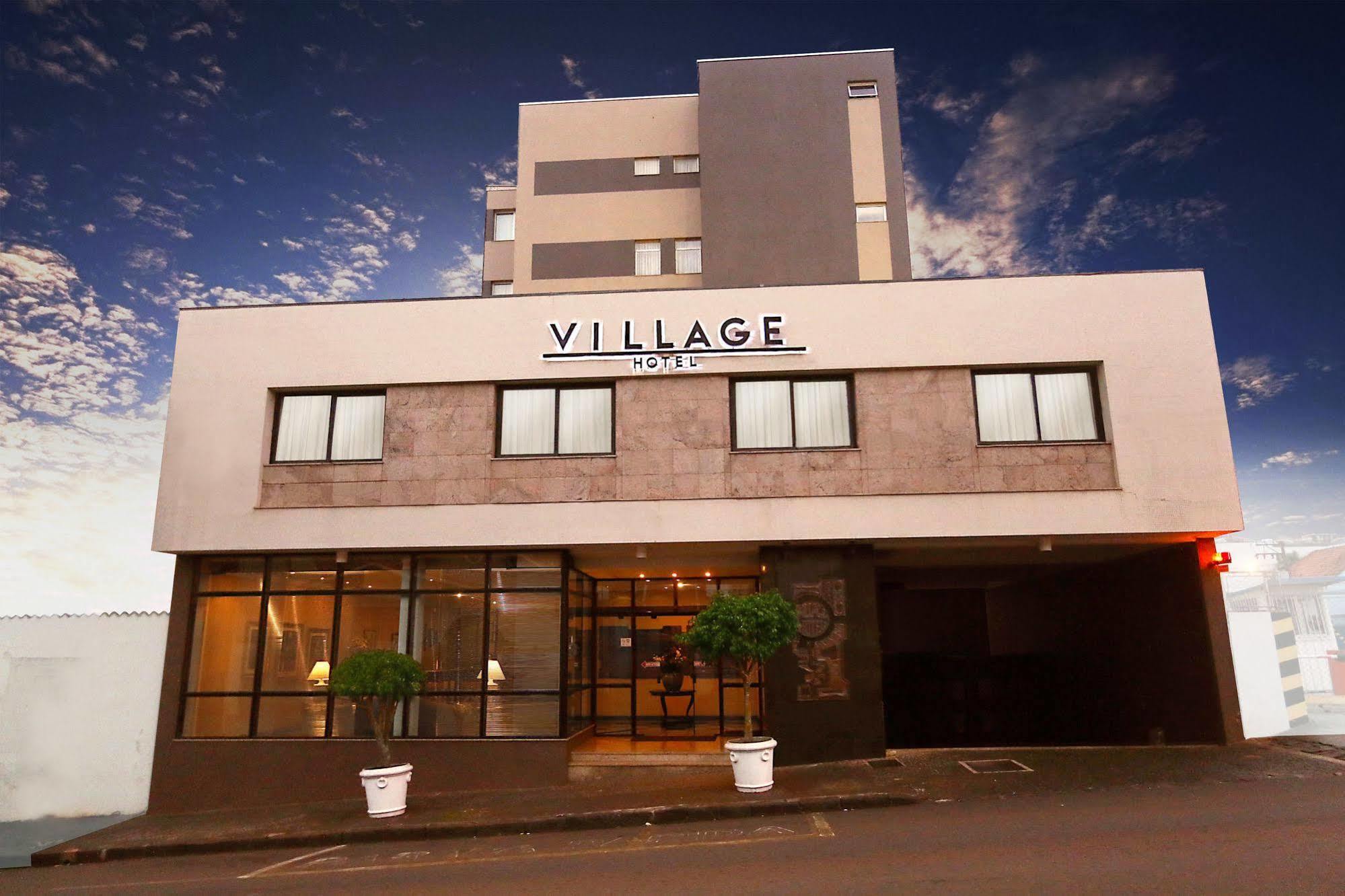 Village Hotel ポンタ・グロッサ エクステリア 写真